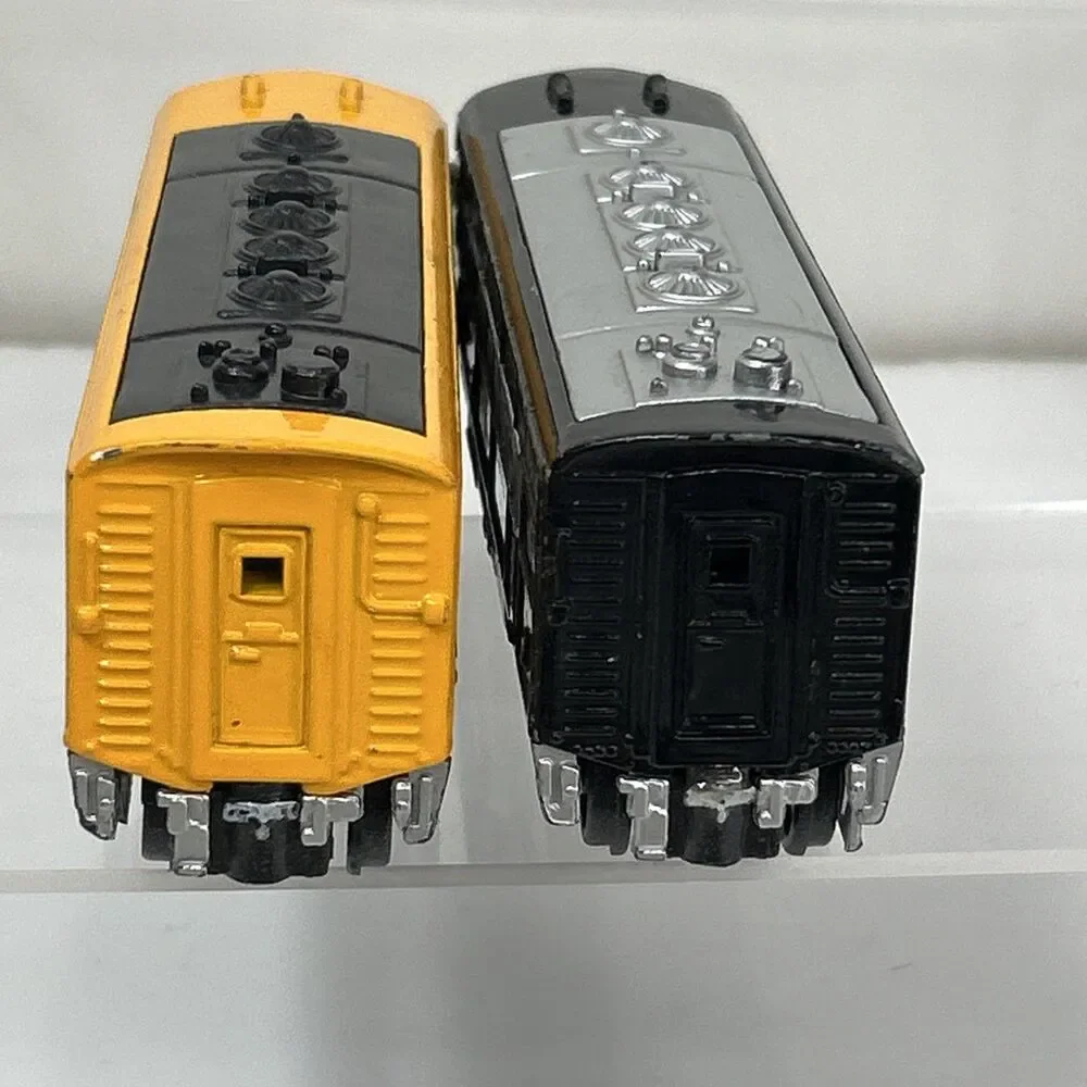Diecast Pacific Express 1730 & New York Central Train Pullback Model 7